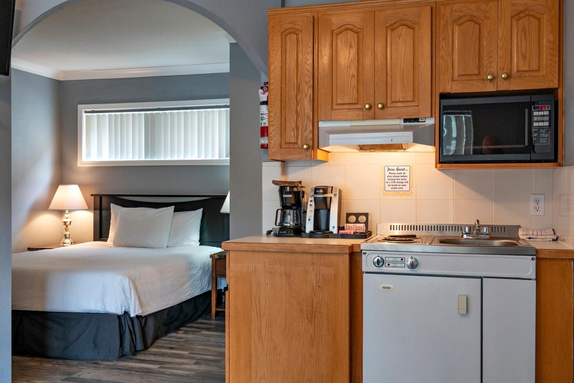 Tiki Shores Inn & Suites Πέντικτον Εξωτερικό φωτογραφία