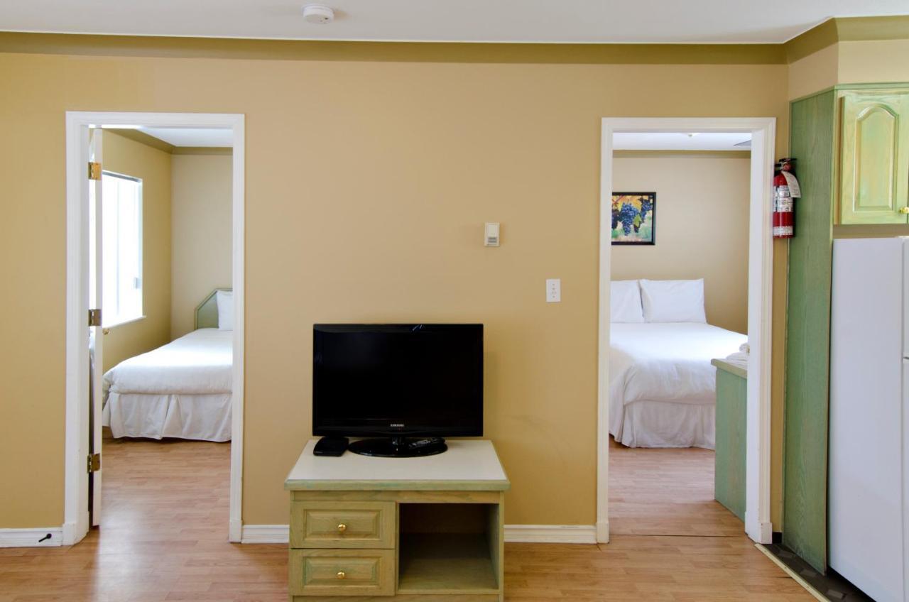 Tiki Shores Inn & Suites Πέντικτον Εξωτερικό φωτογραφία