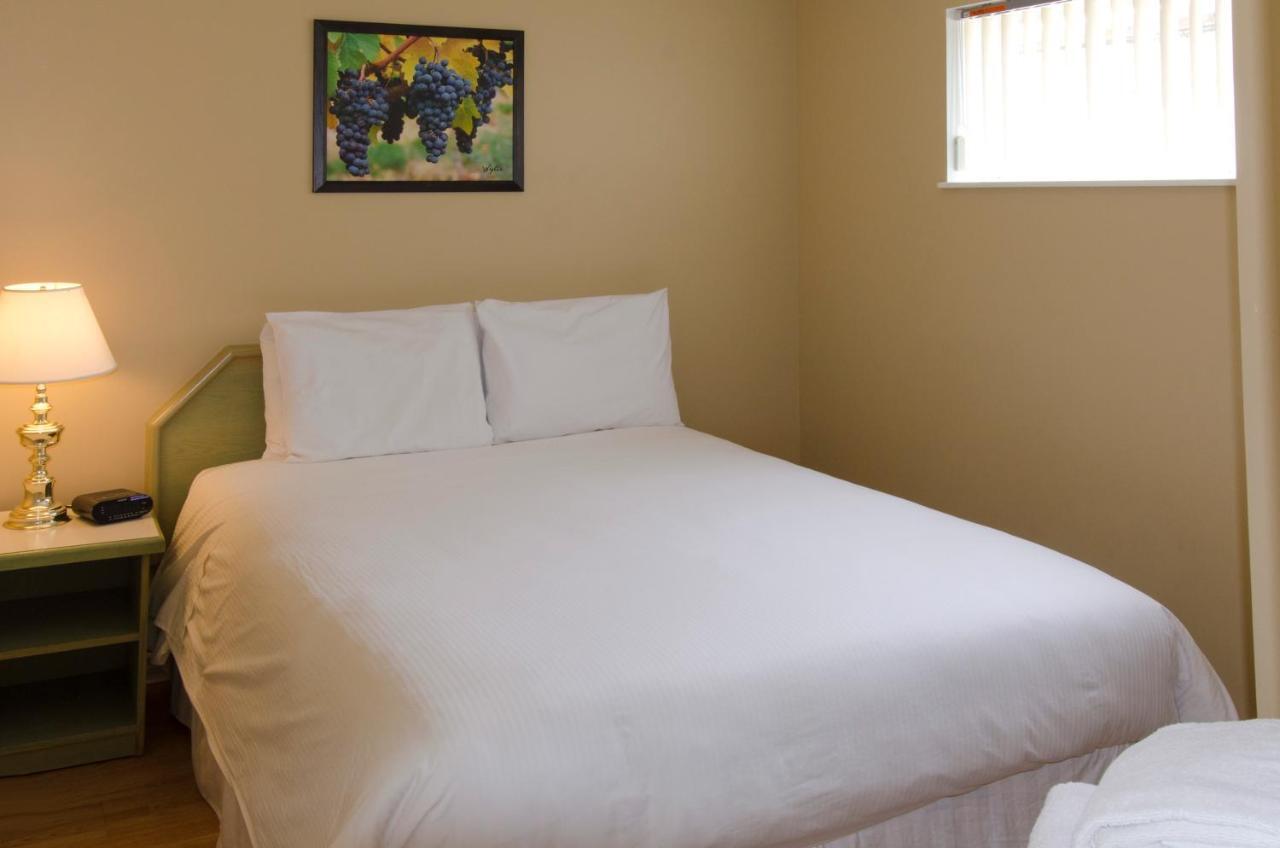 Tiki Shores Inn & Suites Πέντικτον Εξωτερικό φωτογραφία